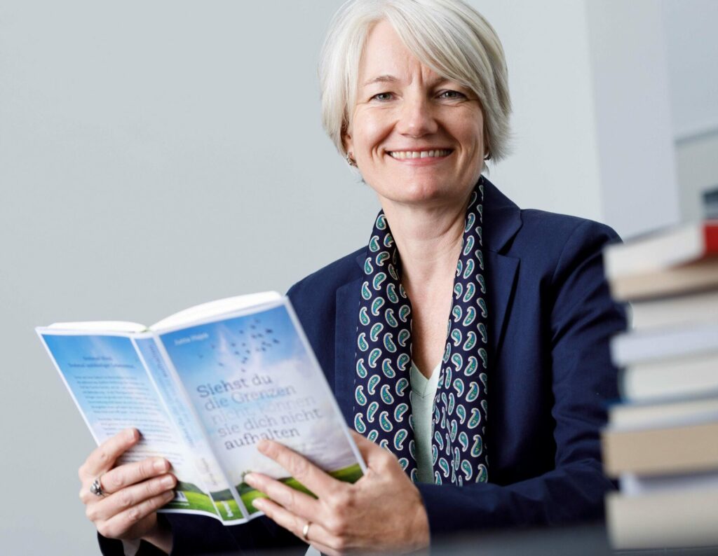 Jutta Hajek liest aus ihrem Buch "Siehst du die Grenzen nicht"
